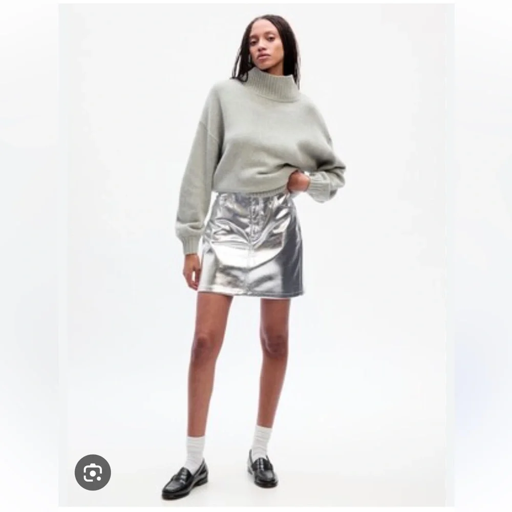 Gap Silver Vegan Mini Skirt, sz 2 - Picture 1 of 8
